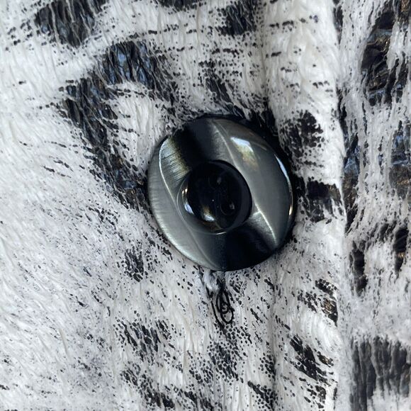 Mob Wife Snow Leopard Print Jacket Women Large Button Up Faux Fur Quilted Lining - Picture 4 of 11